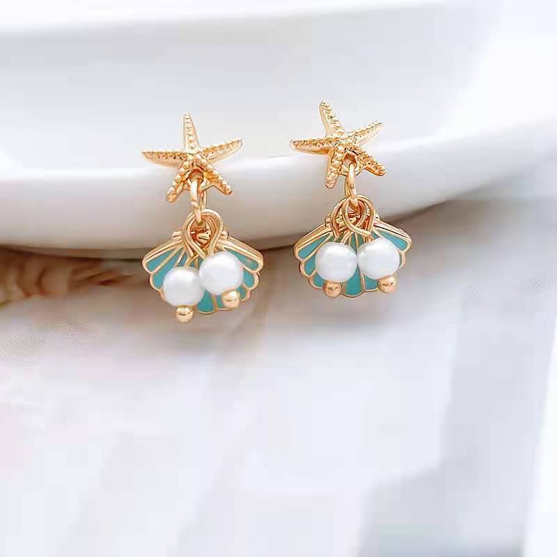 just-lil-things-gold-pin-earrings-jlt10714