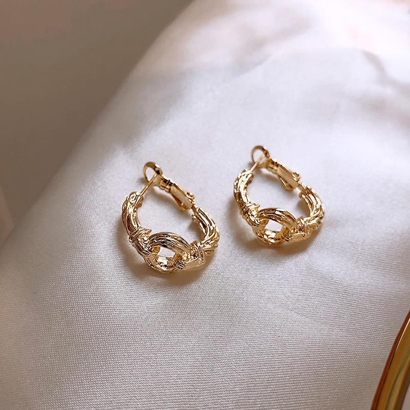 just-lil-things-gold-earrings-pin-earrings-jlt10351