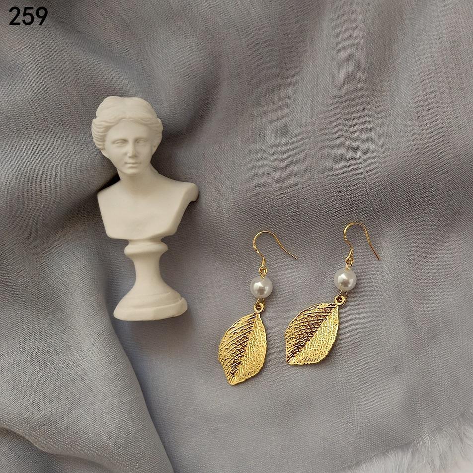 just-lil-things-drop-earrings-gold-earrings-jlt10397