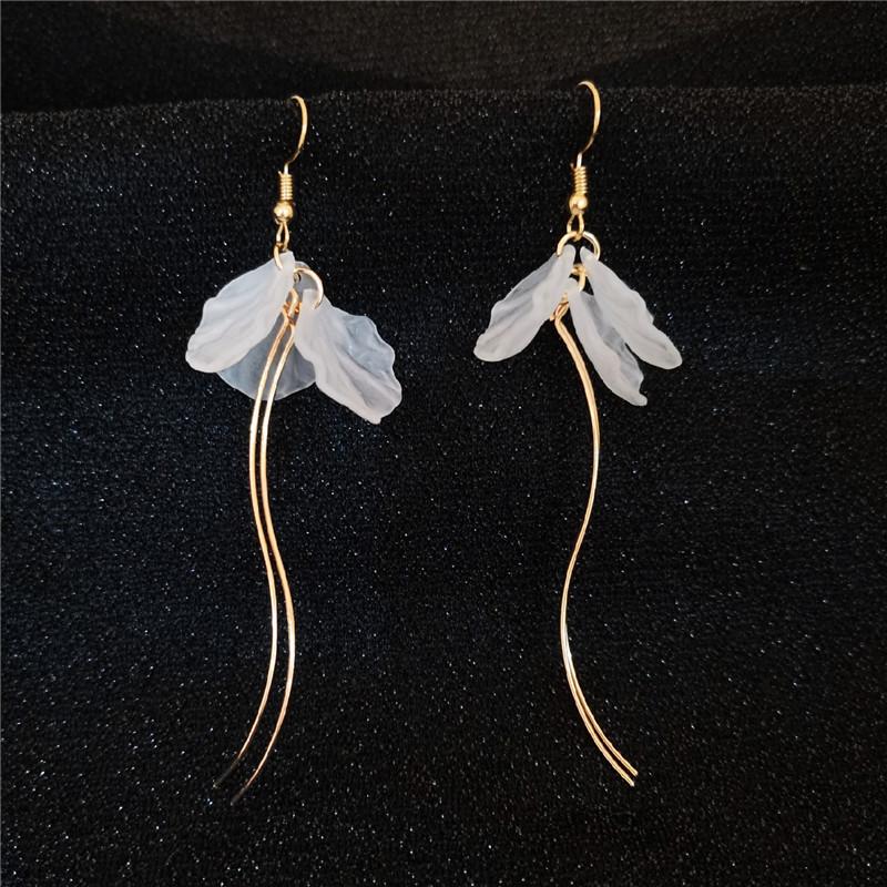 just-lil-things-drop-earrings-gold-earrings-jlt10420