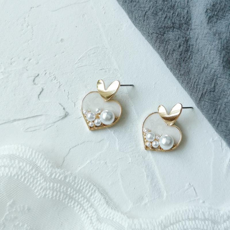 just-lil-things-pin-earrings-white-earrings-jlt10445