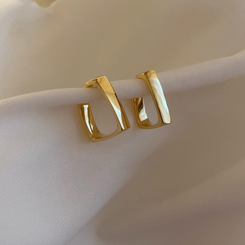 just-lil-things-pin-earring-gold-earring-jlt10500