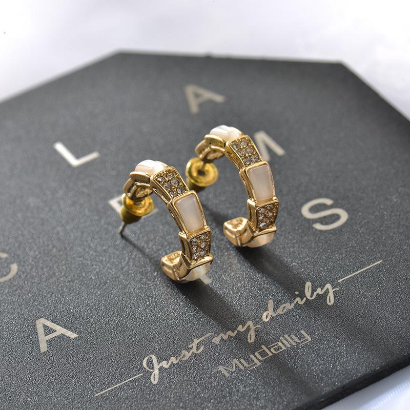 just-lil-things-pin-earring-gold-earring-jlt10524