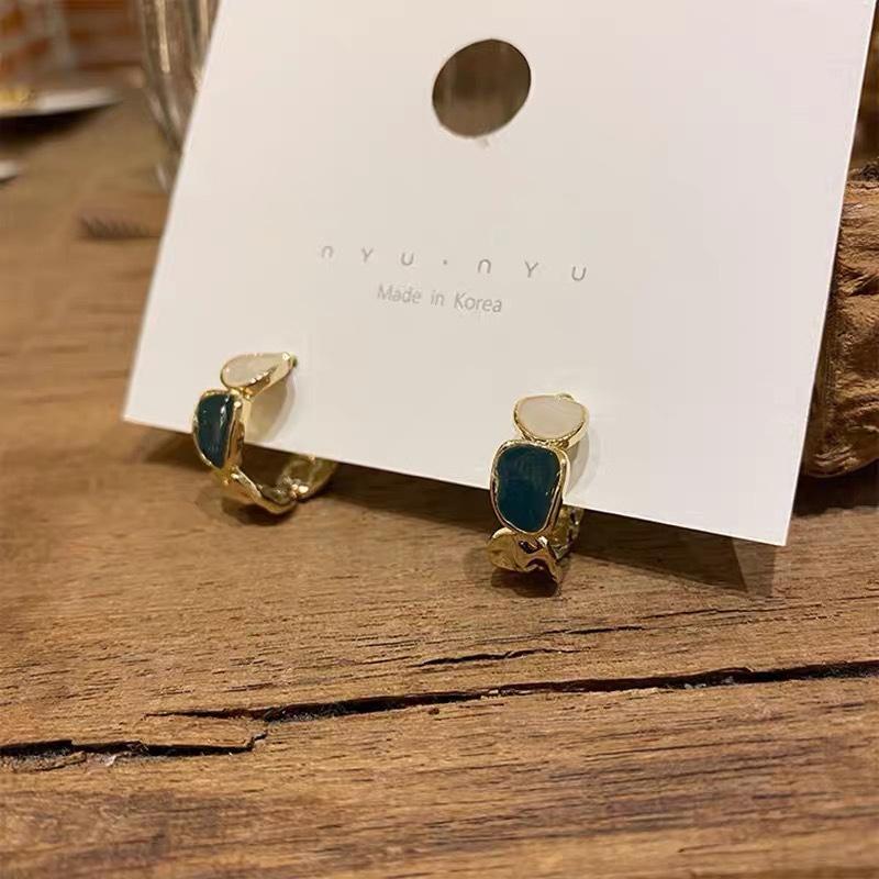 just-lil-things-gold-pin-earrings-jlt10636