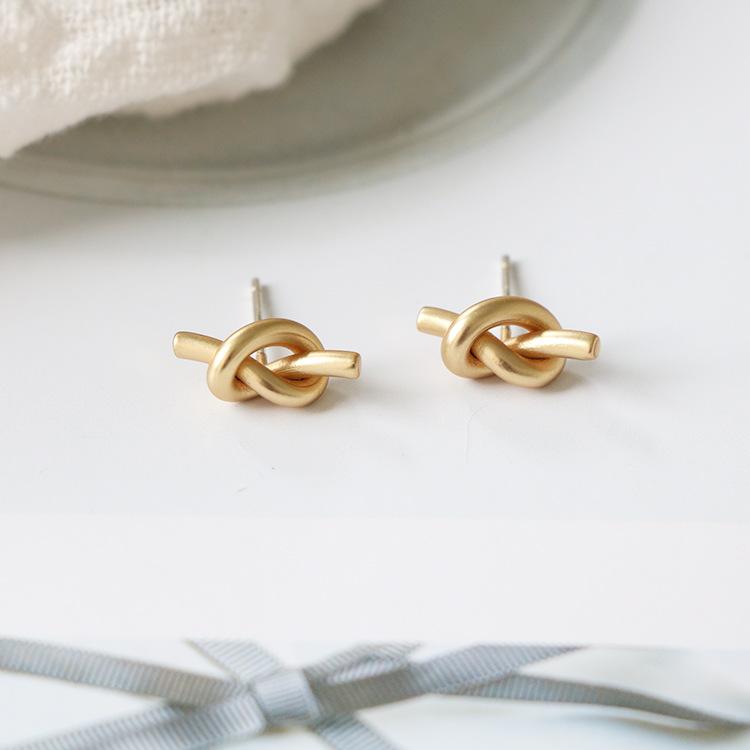 just-lil-things-gold-pin-earrings-jlt10721