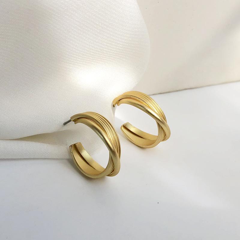 just-lil-things-gold-pin-earrings-jlt10738