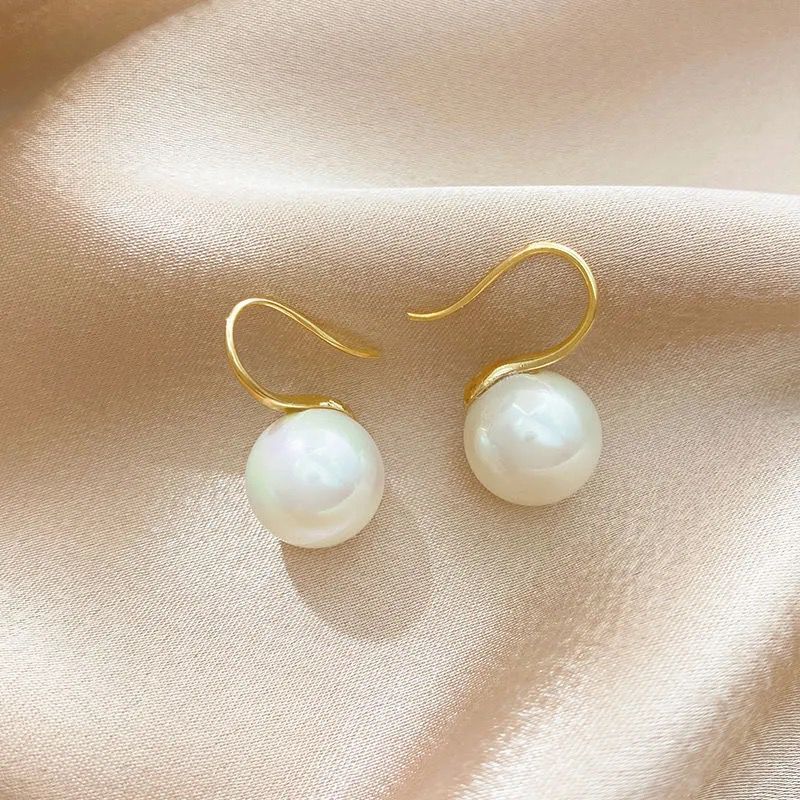 white-single-pearl-earrings-jlt11158