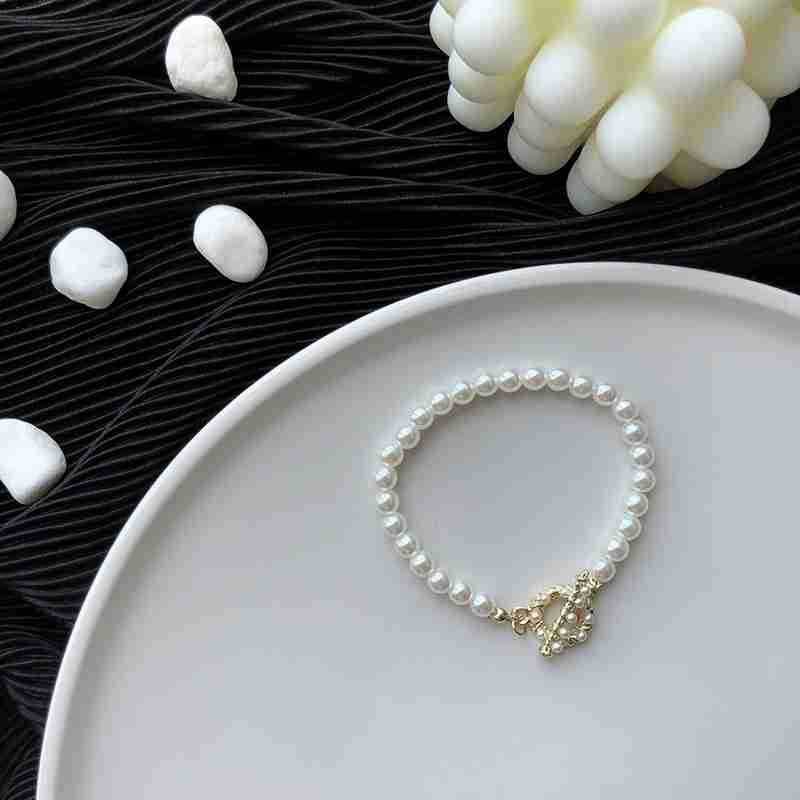 just-lil-things-artifical-white-bracelet-jltb0136